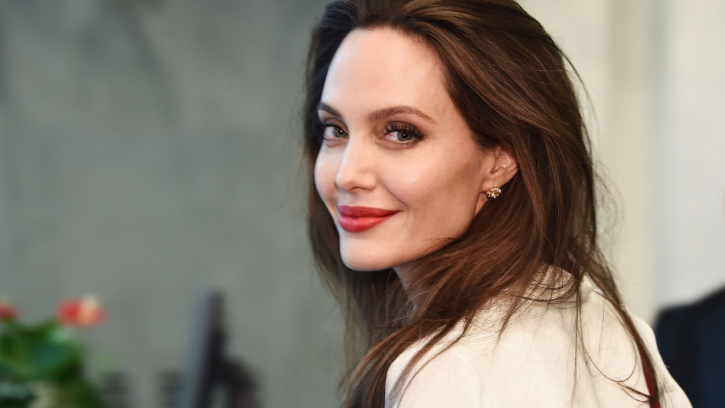 Angelina Jolie e o seu nariz arrebitado